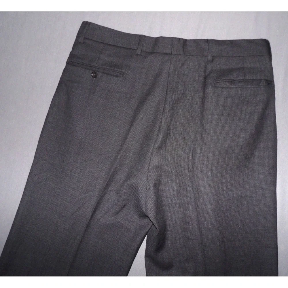 Jos. A. Bank 100% Wool 2 Piece Suit Gray 42R Jacket & 34 X 28 Pleated Pants